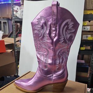 Muccute boots sz 10